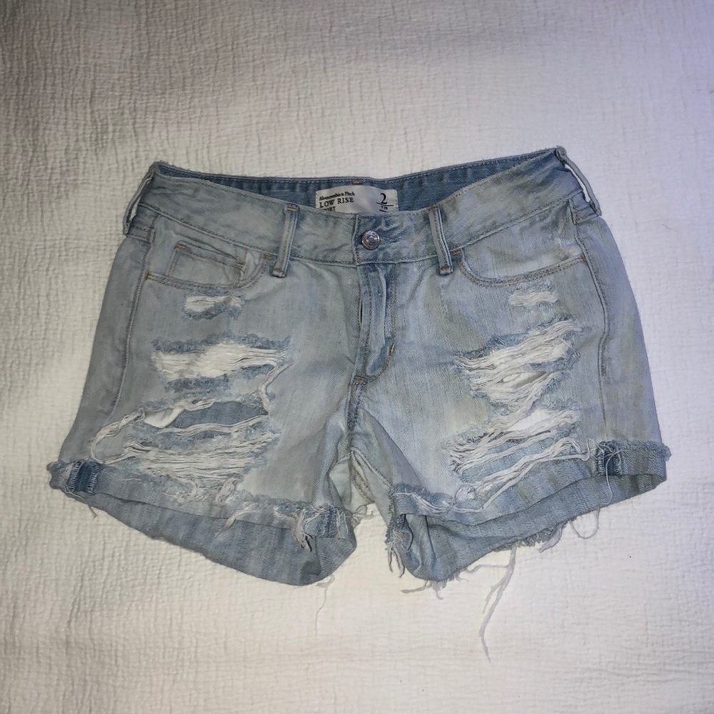 NEW light wash ripped jean shorts